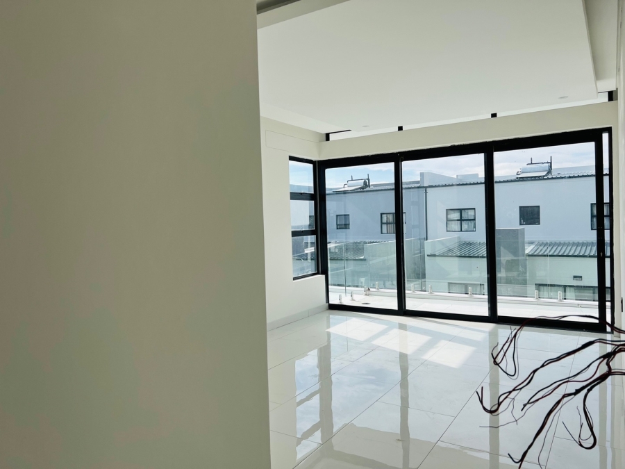  Bedroom Property for Sale in Sandown Western Cape